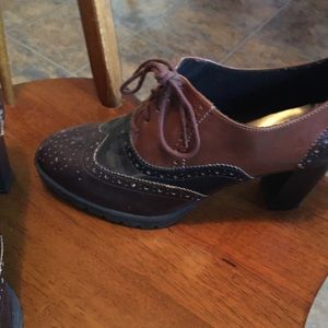 Ladies high heel tie shoes